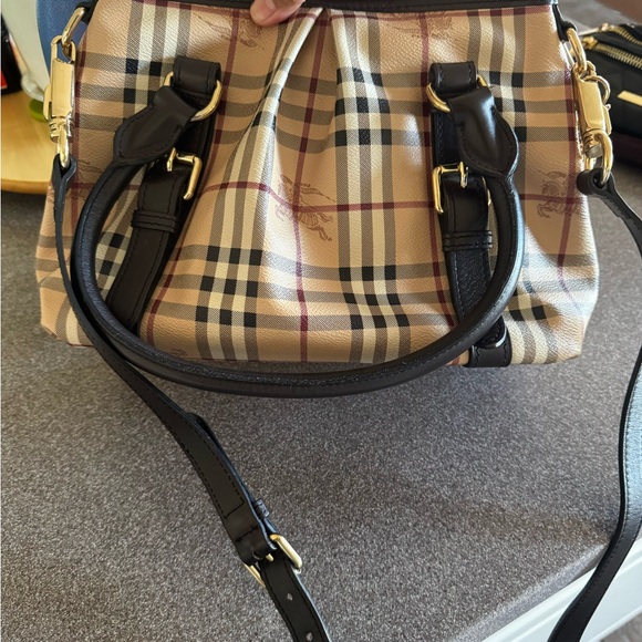 Authentic Burberry crossbag - Picture 3 of 3
